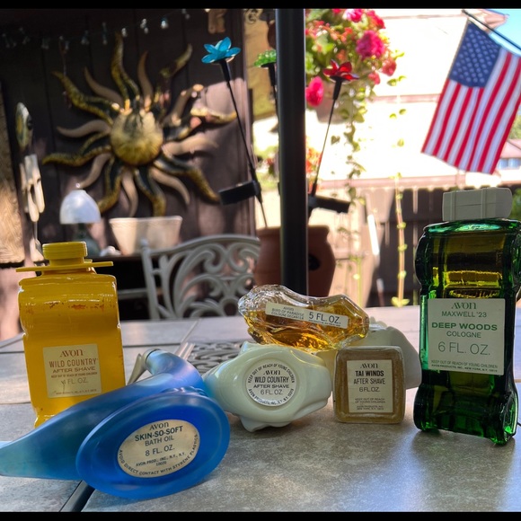 AVON Collectable Decanters - Picture 7 of 7